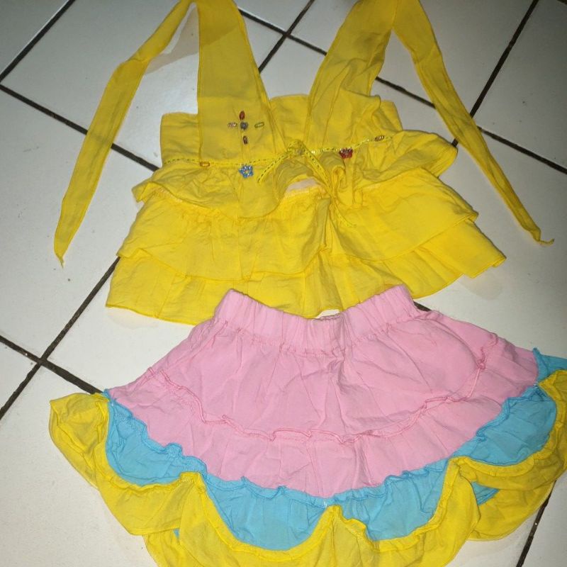 PRELOVED FASHION SHOW SETELAN ANAK CASUAL KUNING