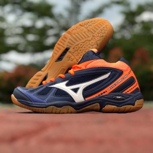 mizuno wave hurricane orange