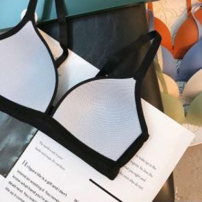 ♜ 【HUGWELL】Women's Non-Marking And Non-Wireless Bra Four Colors Four Yards ☻