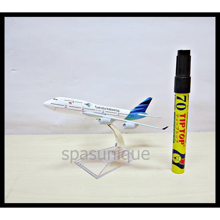 PAJANGAN MINIATUR DIECAST PESAWAT GARUDA INDONESIA 4 MESIN