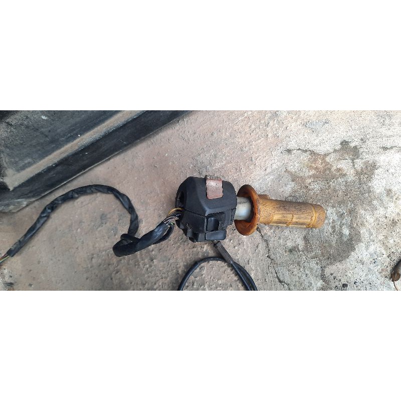 HOLDER KANAN KIRI TIGER/MP LAMA ORI BEKAS COPOTAN MOTOR