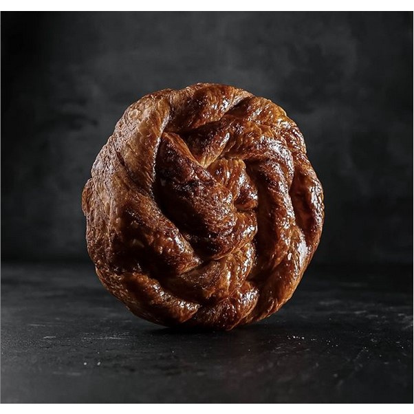 

READY BEKASI 05 JUL 2025 - CINNAMON AMBRO SWIRL AMBROGIO PATISSERIE BANDUNG VIENNOISERIES CROISSANT CROFFLE BUTTER SUGAR ORIGIN