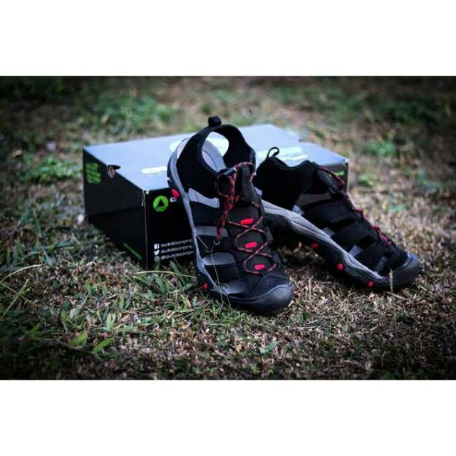 Sepatu Gunung Pria Outdoor Pro Xenon