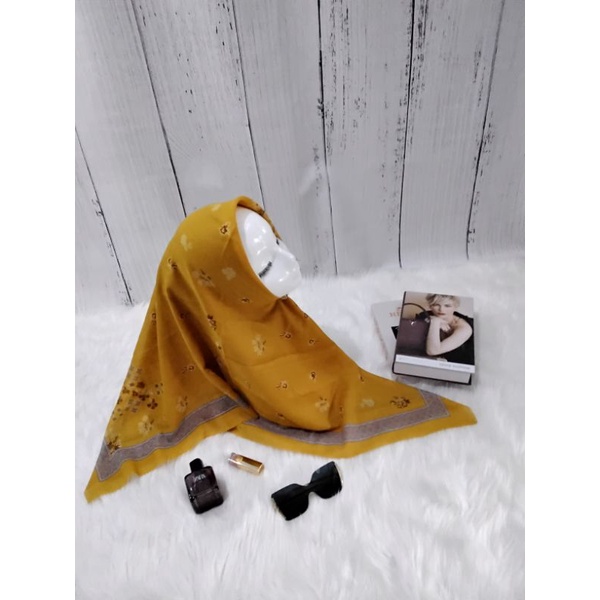 Kerudung Voal/ kerudung hijab motif Deenay kw/ Kerudung hijab polos/ Kerudung hijab bahan halus adem
