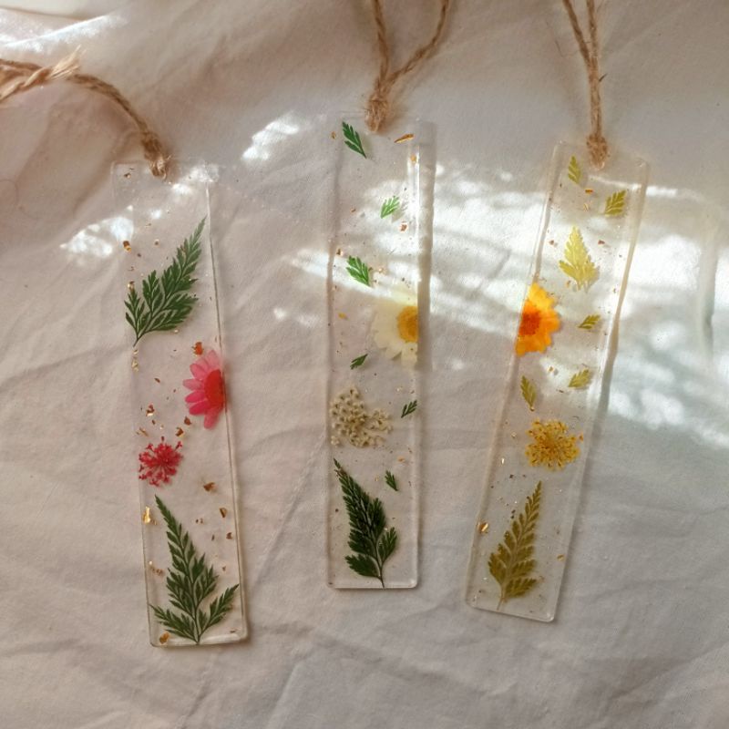 

[RESTART.IND] Dried Flower Book Mark/ Pembatas Buku/ Aesthetic Custom