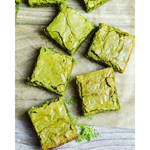 

MATCHA BROWNIES | GREENTEA BROWNIES {FUDGY BROWNIES}