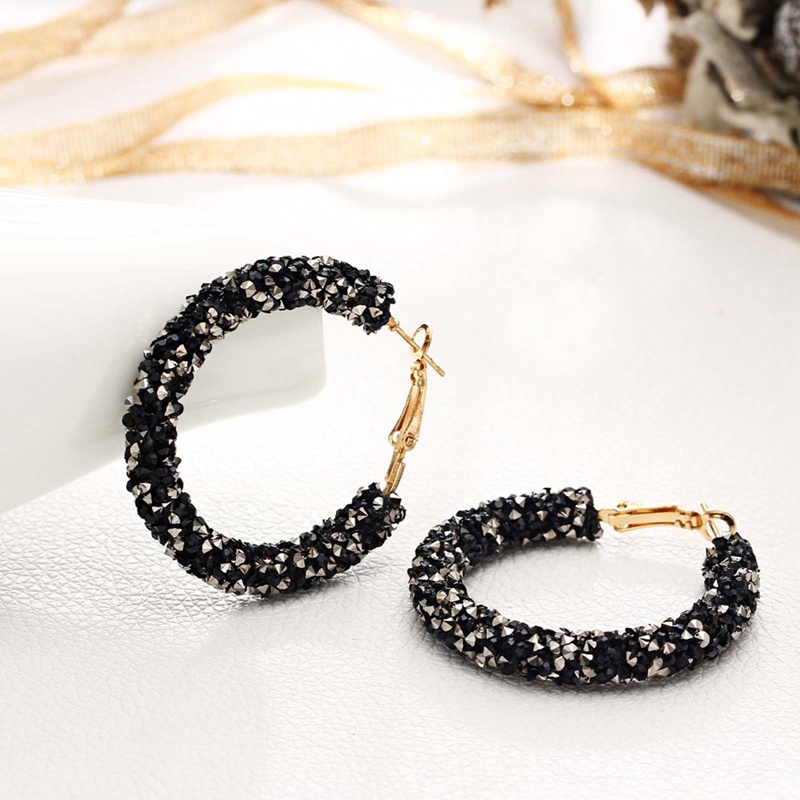 Anting Hoop Hias Kristal Besar Gaya Punk Retro Untuk Wanita