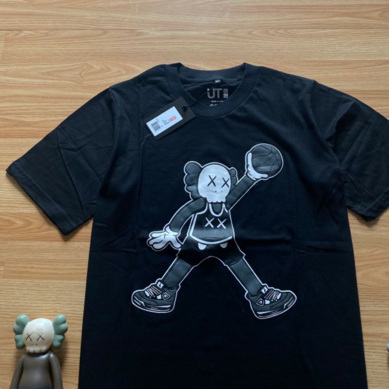 KAOS DISTRO PRIA UNIQLO X KAWS X AIR JORDAN BALL PREMIUM