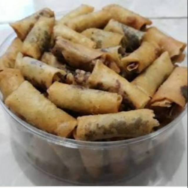 

Sumpia isi cokelat atau abon