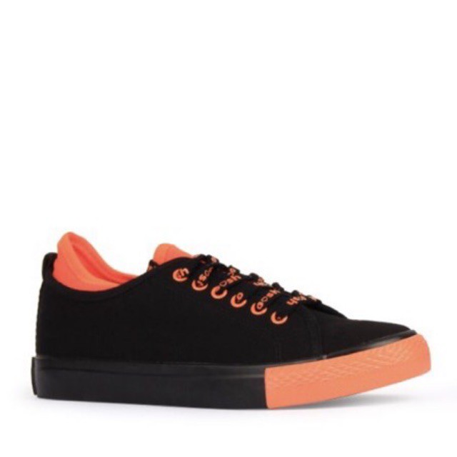 Preloved Gosh Bolzano 529 Sepatu Sneakers