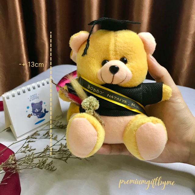 TAMBAHAN BONEKA MINI LUCU GRADUATION DOLL BIRTHDAY Kado Ultah Hadiah Pernikahan Gift Paket Wisuda Ulang Tahun Tunangan Kelahiran Hampers Premium Murah Unik Estetik Aesthetic Sahabat Pacar Istri Bayi Anak