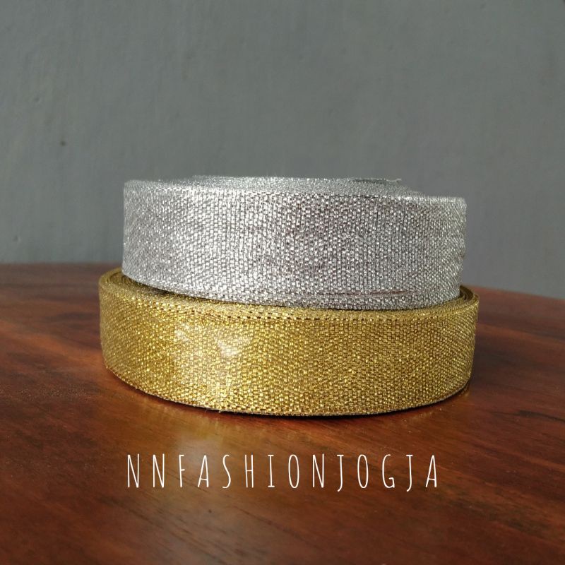 PITA SATIN GLITTER EMAS / SILVER 3/4 INCH ATAU 2 CM PER ROLL