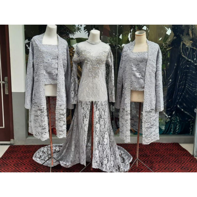 kebaya ekor+ 2 kebaya ibu besan