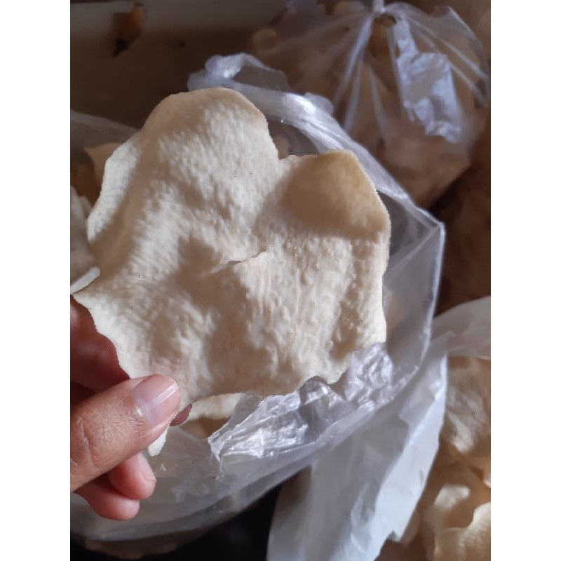 

Kerupuk Gadung Mentah Ukuran Besar Tipis Khas Tulungagung Siap Goreng