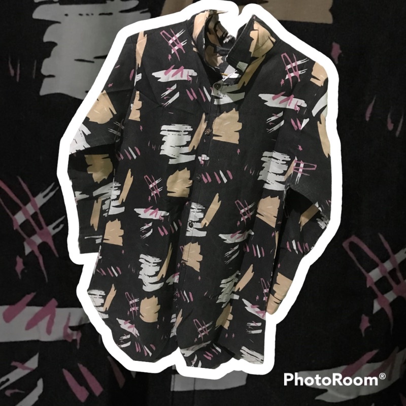 Preloved Kemeja Abstrak// kemeja wanita lengan panjang