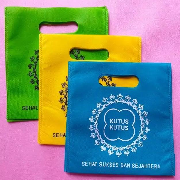 Tas Press Spunbond l Tas Kosmetik l Tas Sablon l Tas Ukuran 21x26