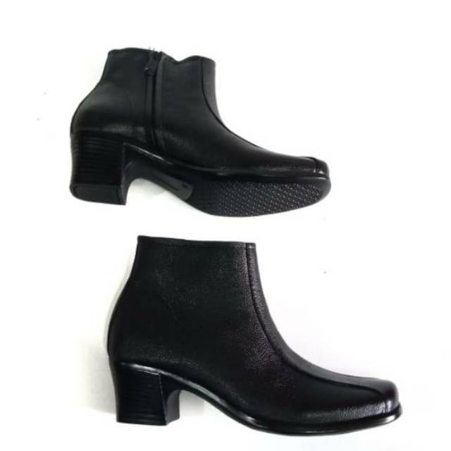 Boots Wanita Kulit Asli 01