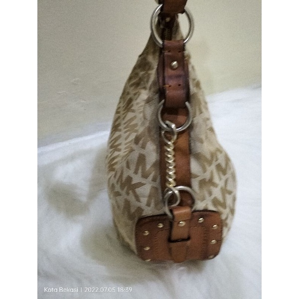 hobo mk kanvas preloved .