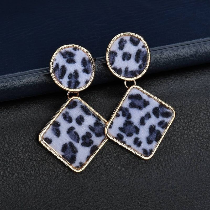 Siy 1 Pasang Anting Tusuk Gantung Wanita Bahan Alloy Desain Geometri Print Leopard Gaya Vintage / Minimalis