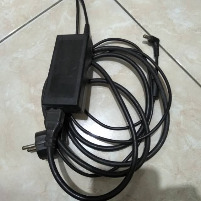 charger laptop Axioo cnw e4121 neon minus ada sambungan