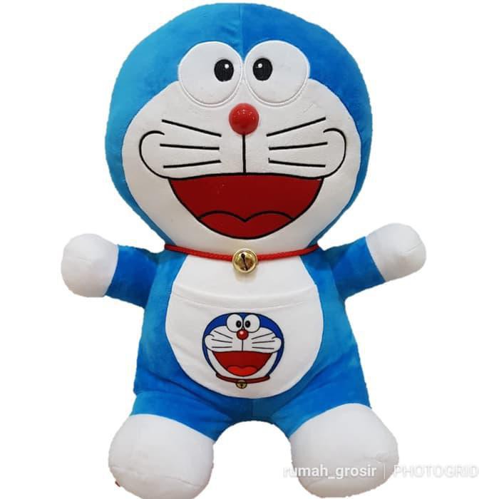 Boneka Doraemon Besar