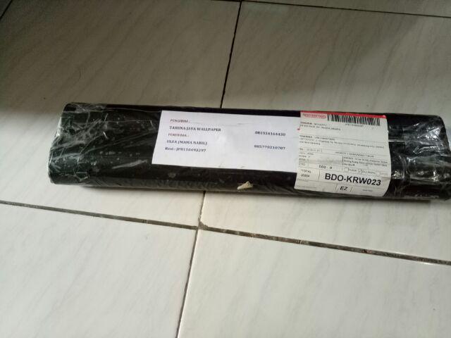 Grosir Murah_wallpaper Sticker Dinding Ruang Tamu, Kamar, Kantor Garis Abu Abu Minimalis