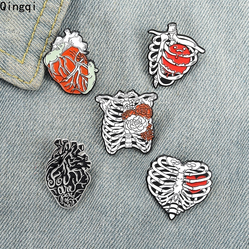 Bros Pin Enamel Bentuk Hati Dan Bunga Mawar Gaya Gothic Punk Untuk Hadiah Halloween