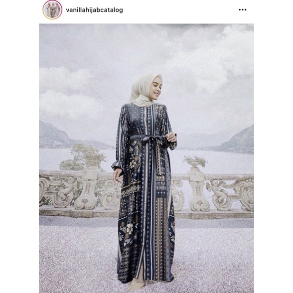 BINAR DRESS NAVY VANILLA HIJAB