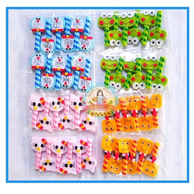 

AMPLOP LEBARAN KARAKTER/SARUNG PENA/SOUVENIR PERNIKAHAN