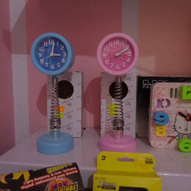 Jam weker hk & doraemon