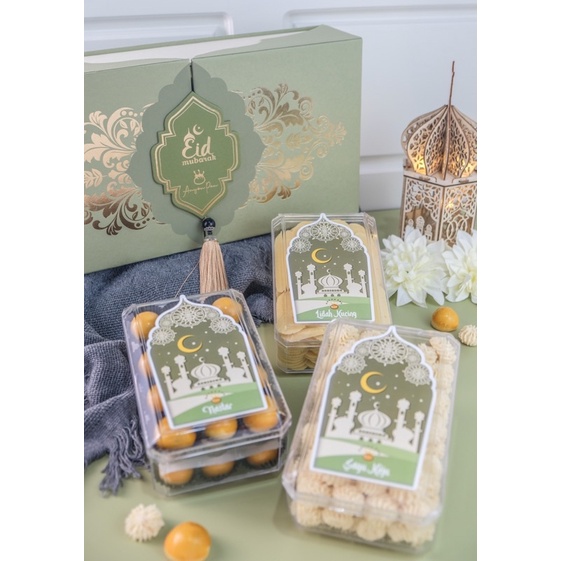 

HAMPERS LEBARAN KUE KERING ANYON PAN ( NASTAR, SAGU KEJU & LIDAH KUCING )