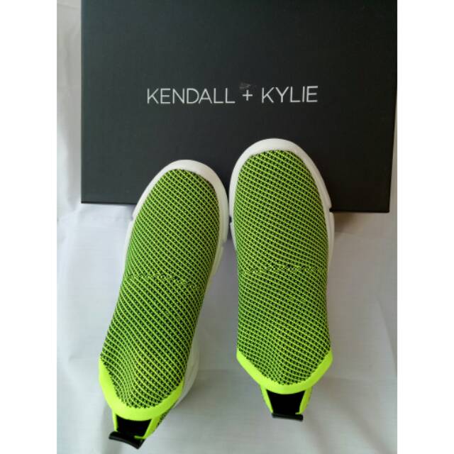 SEPATU Kendall + Kylie Womens Knit Sneakers Shoes 8M