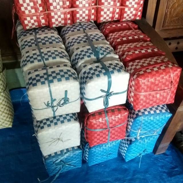 KEBEN BESEK WARNA WARNI