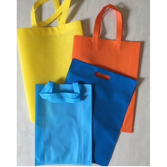 1 Lusinan 12 pcs Tas Kain Spunbond Goodie bag Handle Tebal Ukuran Jumbo, besar &amp; Kecil 20x25 25x35 30x40 38x45 Kantong belanja shopping bag tas hampers tile souvenir ulang tahun pernikahan tas parsel sembako berkat besek nasi kotak hajatan tasyakuran