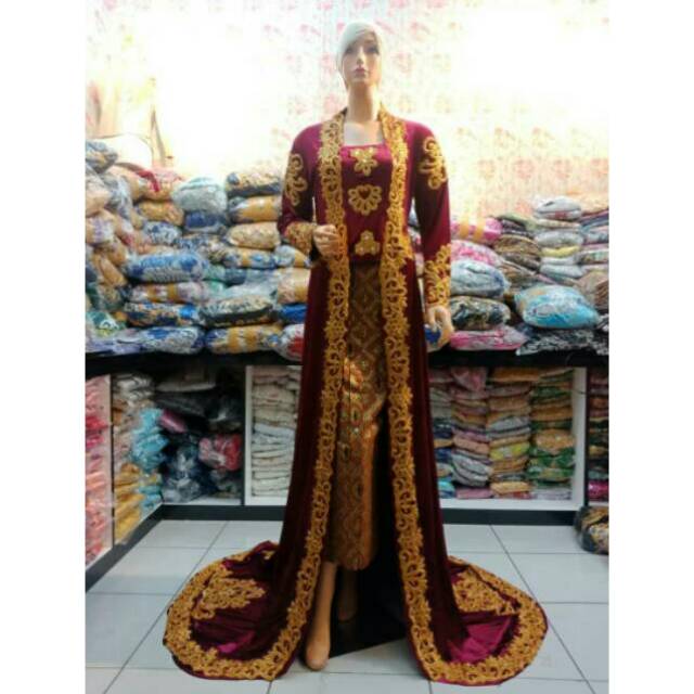 Kebaya Bludru Pengantin Wanita