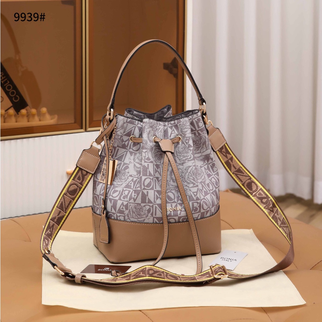 BO Rosie Bucket Bag Small #9939 New