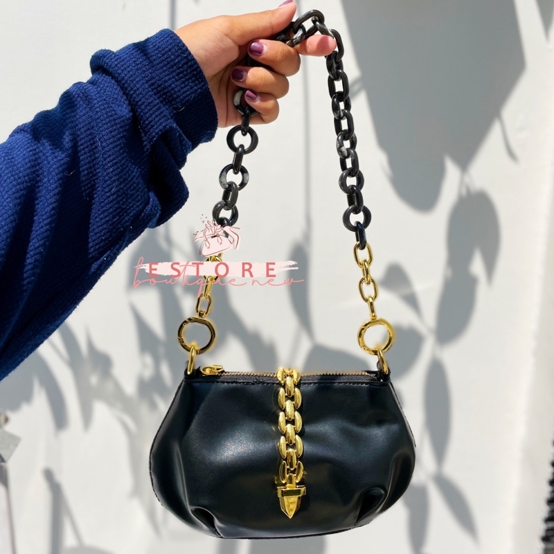 C Isana Chain Handle Bag