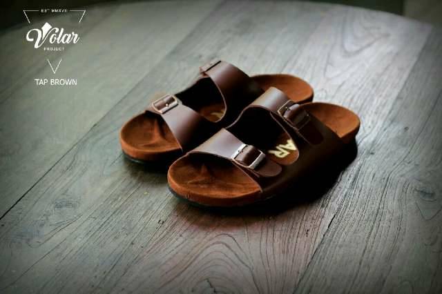 SANDAL KICKERS CASUAL PRIA GDNS SENDAL SANTAI CARVIL SLOP JEPIT PANTAI SELOP JAPIT LEBARAN KARET