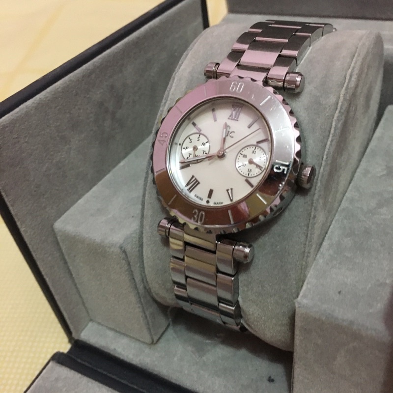 Jam Tangan Wanita Guess Collection