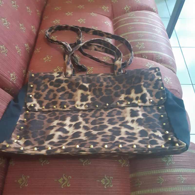 PRELOVED TAS BAG KWANI LEOPARD STUDS