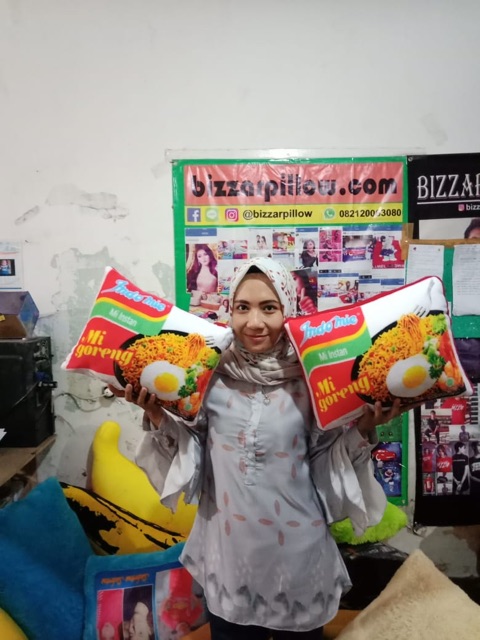 Bizzarpillow Bantal Snack Tempel size M BZ005