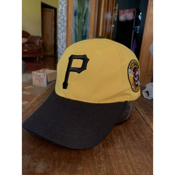 topi logo p