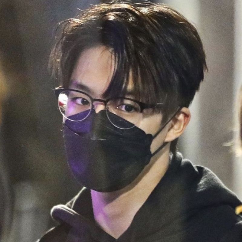 hyunsuk hantu booked