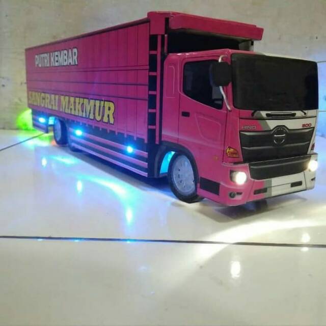 Miniatur Truck HINO Tronton variasi lampu