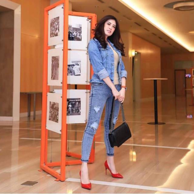 Dominant Ripped Jeans