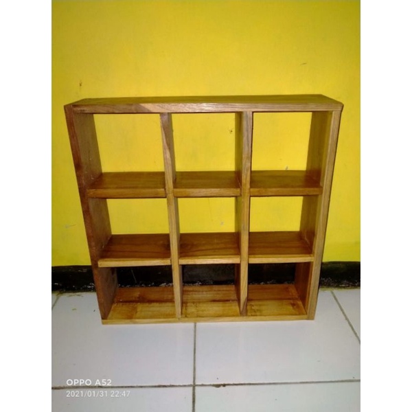Rak Dinding Kayu Kotak