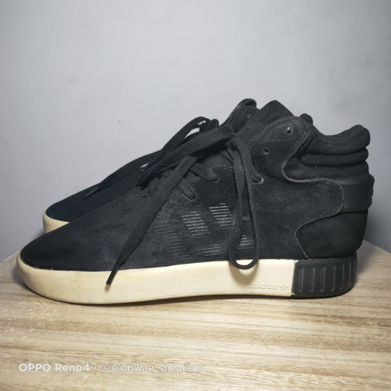 Sepatu Sneakers Bekas Second -- Adidas Tubular Invader Strap --Suede Black Hi Top