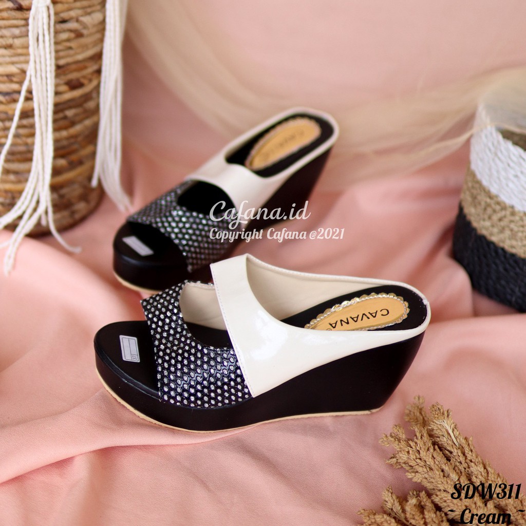 Wedges Wanita Adela SDW311