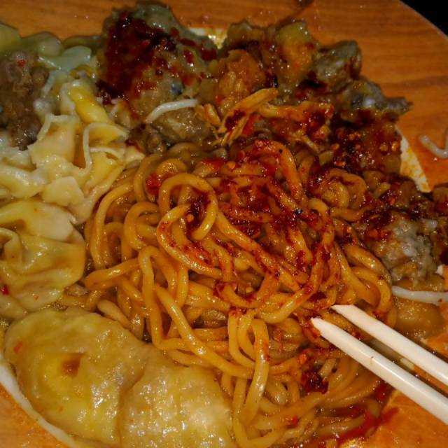 

Mie pangsit