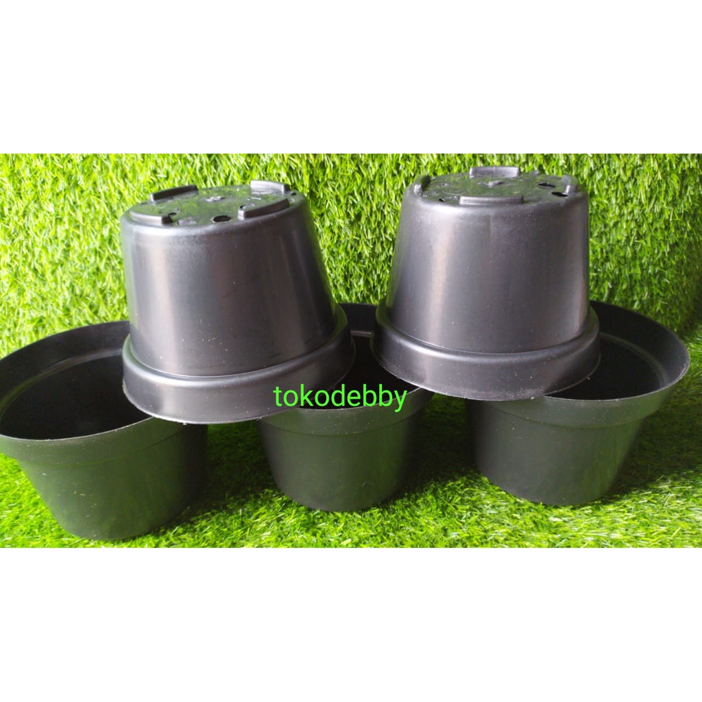 Pot Plastik Tanaman SEW Hitam 20 CM -yusufflorra